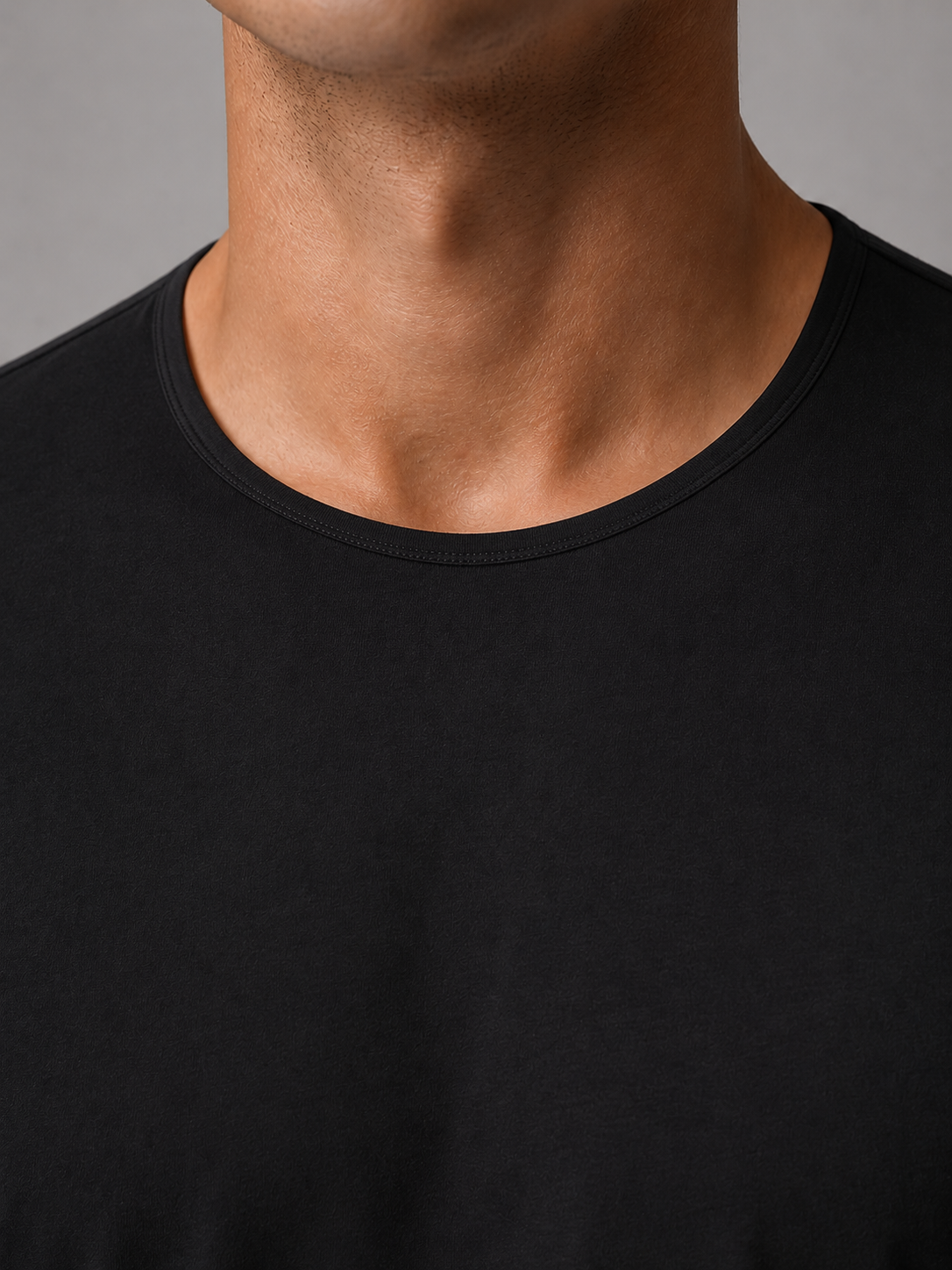 ANIMUS Daily T color Negro — detalle de cuello y construcción